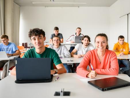 élève en cours intelligence artificielle